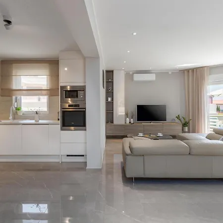 Awesome In With Kitchen *