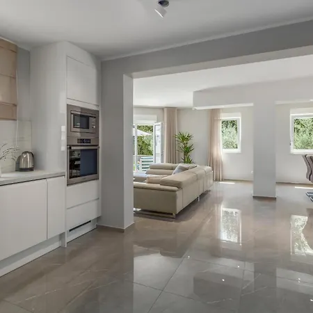 Holiday home Awesome In With Kitchen Barbariga
