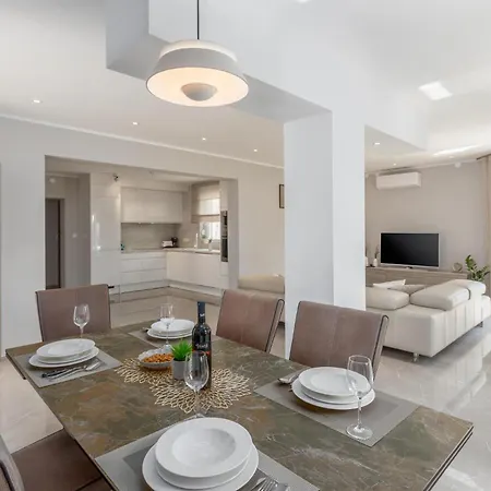 Holiday home Awesome In With Kitchen *