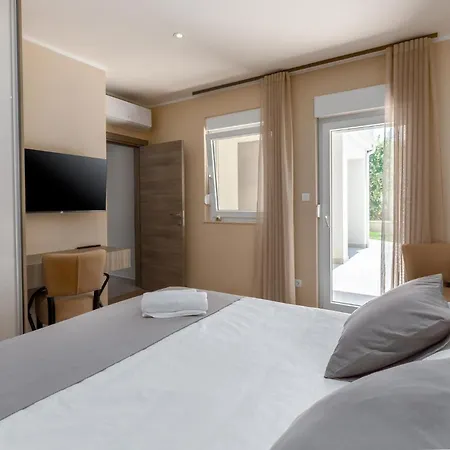 Awesome In With Kitchen Holiday home Barbariga