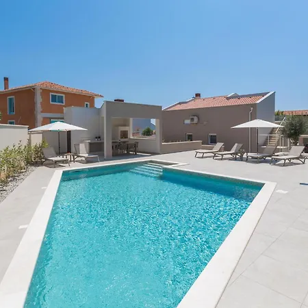 Holiday home Awesome In With Kitchen Barbariga